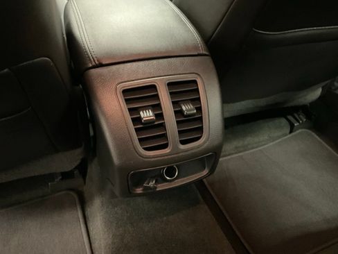 Used 2015 Ford Taurus SEL w/ Equipment Group 201A FWD image 27