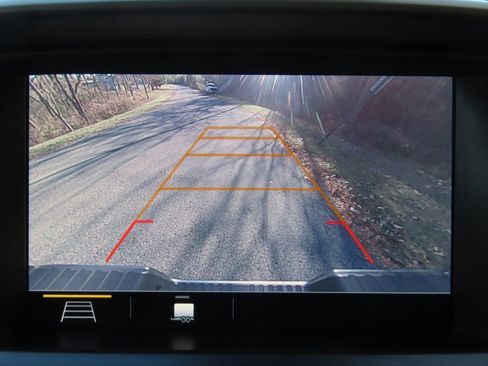 Used 2021 Chevrolet Colorado Z71 w/ Safety Package image 7