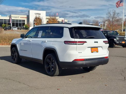 New 2025 Jeep Grand Cherokee L Altitude image 12