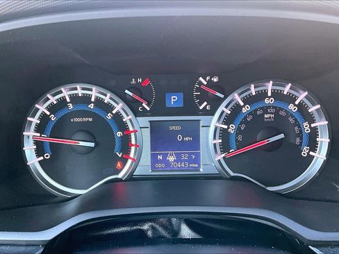 Used 2018 Toyota 4Runner TRD Off-Road Premium image 19