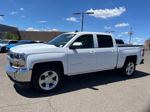 Used 2018 Chevrolet Silverado 1500 LT w/ LT Eassist Package AWD/4WD image 1