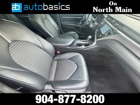 Used 2018 Toyota Camry SE w/ Moonroof Package FWD image 11