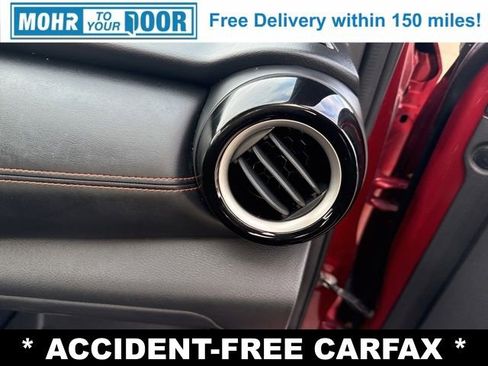 Used 2018 Nissan Kicks SR w/ Premium Package image 32