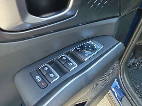 Certified 2025 Kia Sorento S FWD image 19