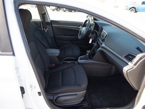 Used 2018 Hyundai Elantra SE image 20