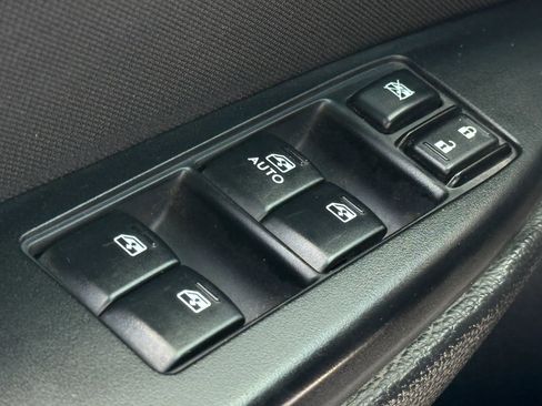 Used 2013 Subaru Legacy 2.5i Premium w/ All-Weather Pkg AWD/4WD image 23