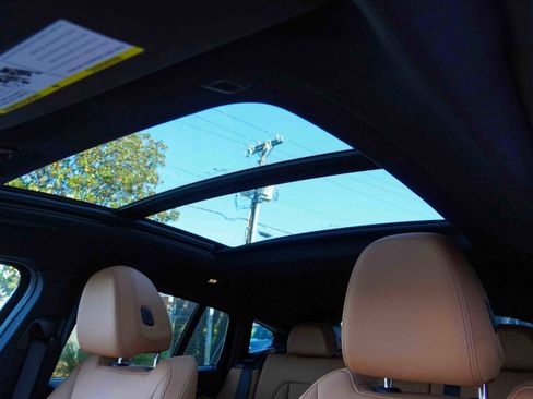 Certified 2025 BMW X4 xDrive30i image 14