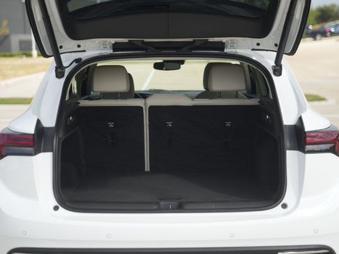 Used 2023 Buick Envision Essence image 30