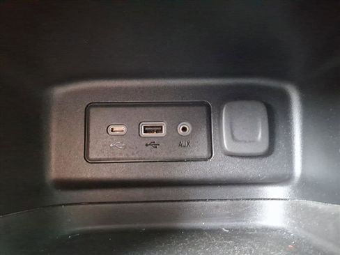 Used 2020 Chevrolet Equinox LT image 24