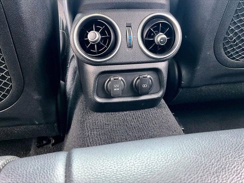 Certified 2019 Kia Stinger image 26