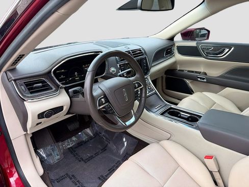 Used 2018 Lincoln Continental Select w/ Continental Climate Package image 9