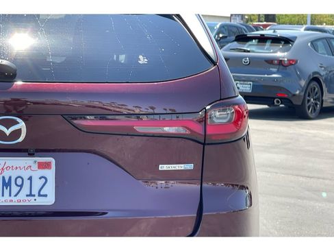 Certified 2024 MAZDA CX-90 Plug-In Hybrid w/ Premium Pkg AWD/4WD image 17