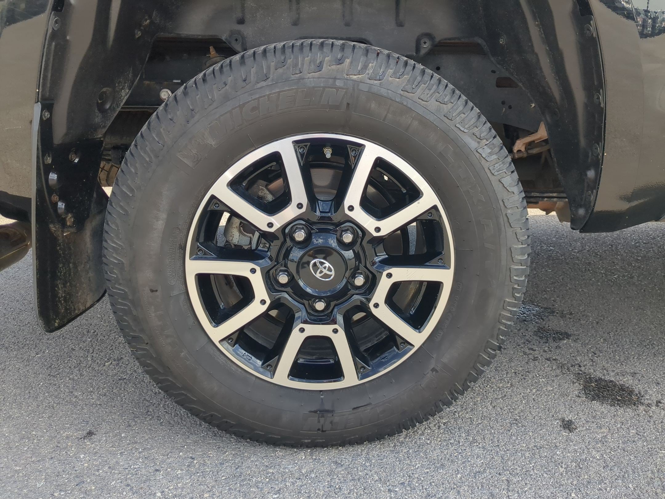 Used 2018 Toyota Tundra SR5 w/ TRD Off Road Package AWD/4WD image 13