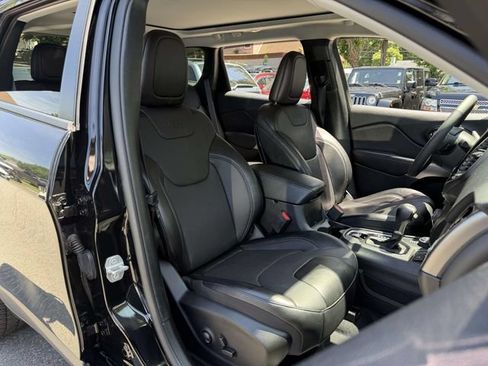 Used 2022 Jeep Cherokee Limited w/ Elite Package AWD/4WD image 12