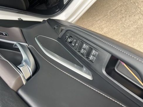Used 2025 Acura RDX SH-AWD image 11