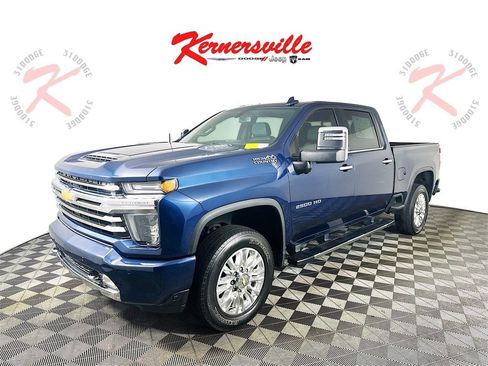 Used 2022 Chevrolet Silverado 2500 High Country image 3