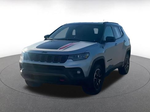Used 2025 Jeep Compass Trailhawk w/ Trailer Tow Group image 3