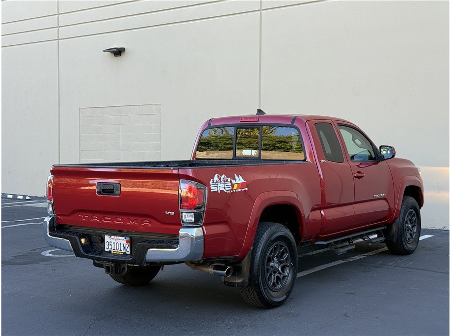 Used 2017 Toyota Tacoma SR5 w/ Tow Package RWD image 7