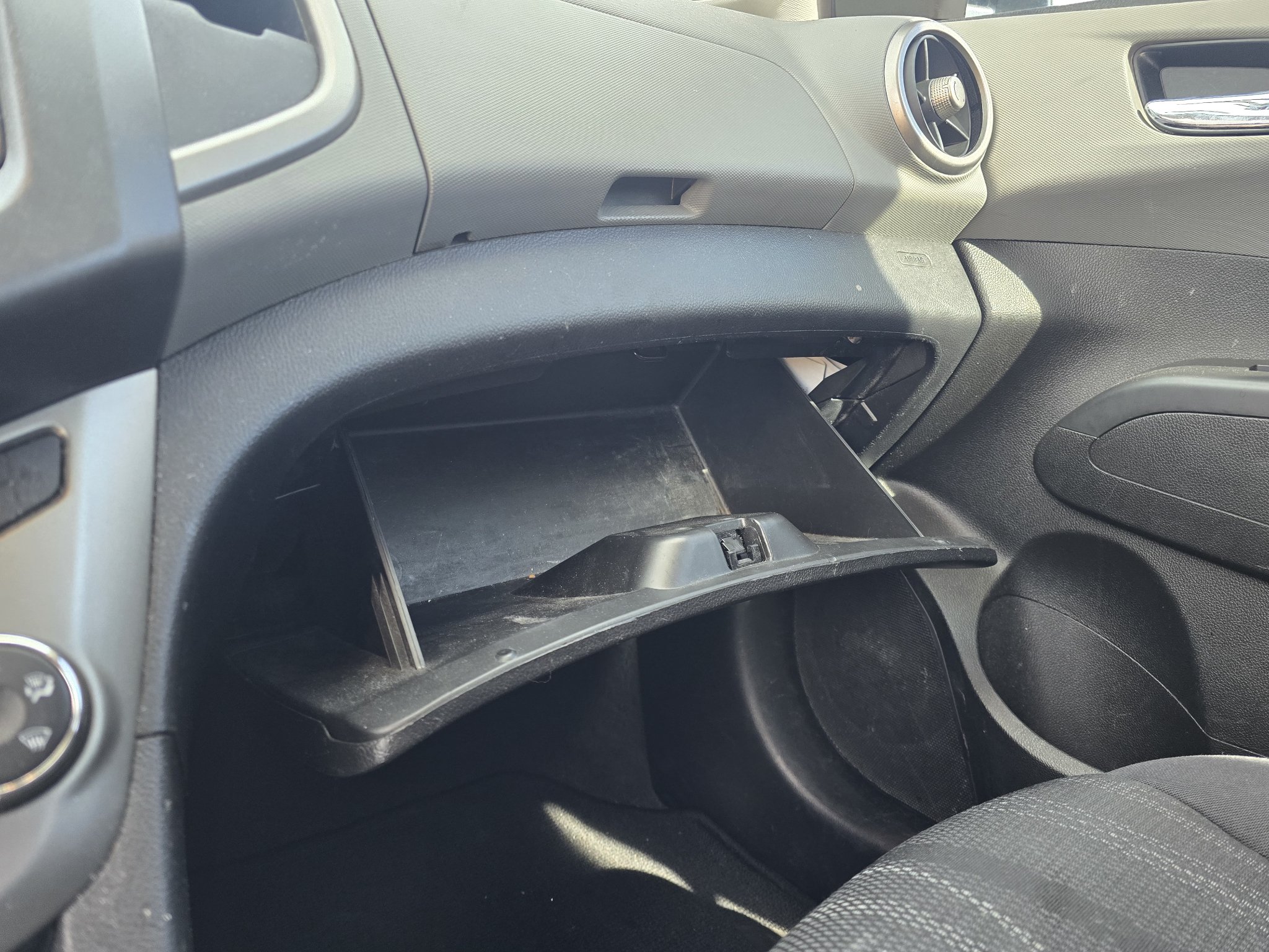 Used 2014 Chevrolet Sonic LT FWD image 30