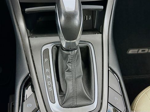 Used 2018 Ford Edge SE FWD image 23