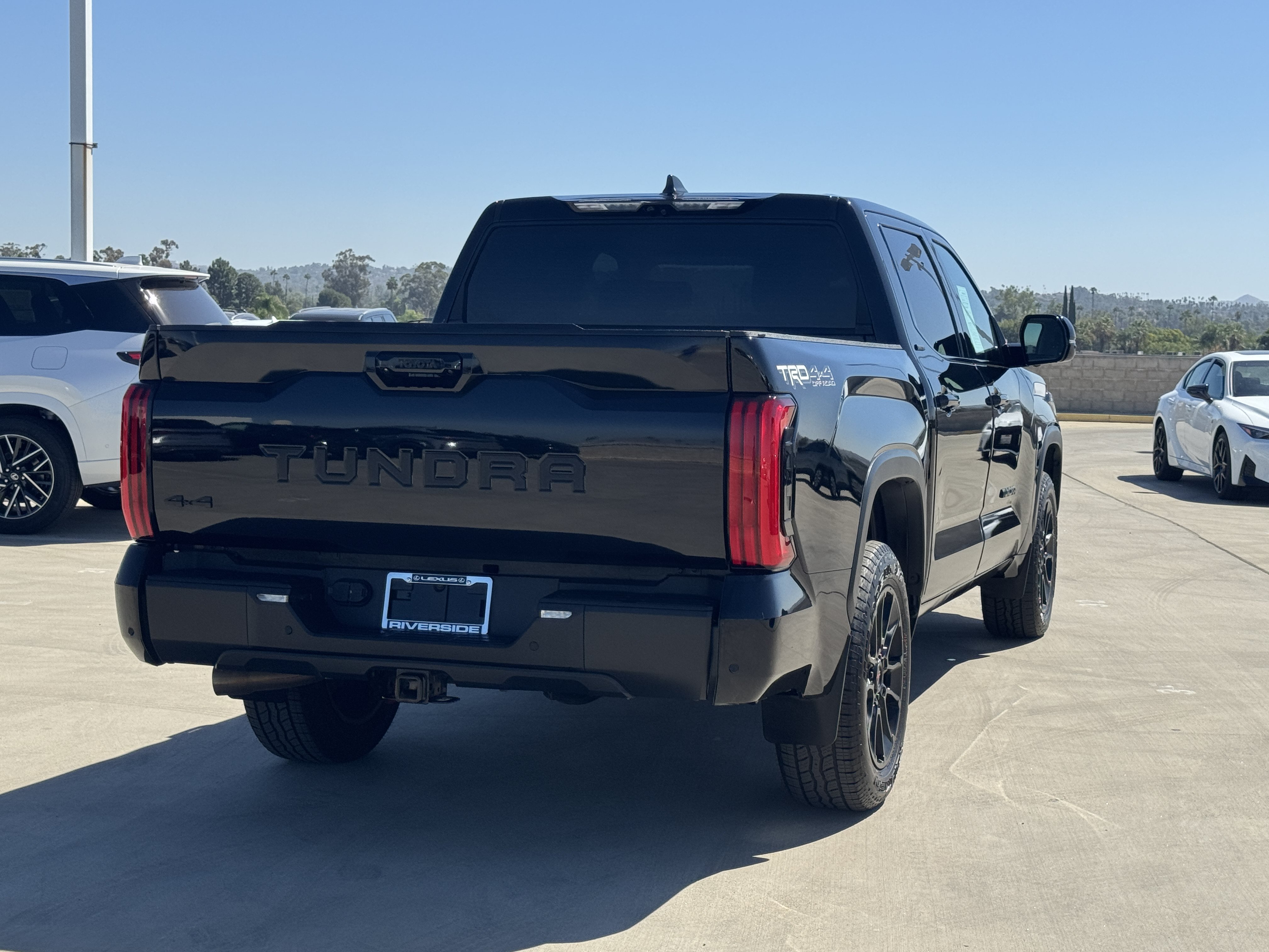 Used 2024 Toyota Tundra Limited w/ TRD Off-Road Package AWD/4WD image 10