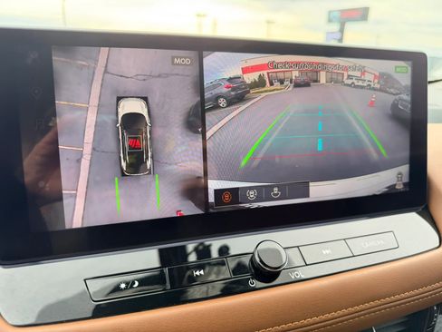 Used 2024 Nissan Rogue Platinum w/ Platinum Premium Package image 24