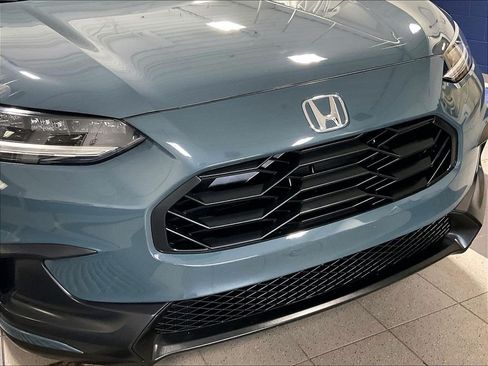 Used 2025 Honda HR-V Sport image 31