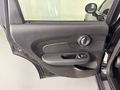 Used 2017 MINI Cooper Clubman ALL4 image 25