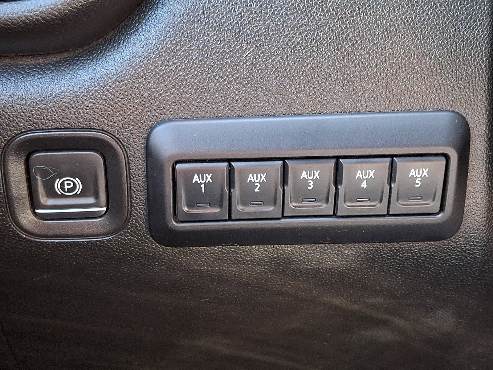 Used 2024 GMC Sierra 3500 Pro AWD/4WD image 25