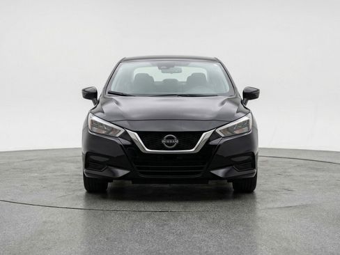 Used 2025 Nissan Versa SV image 2