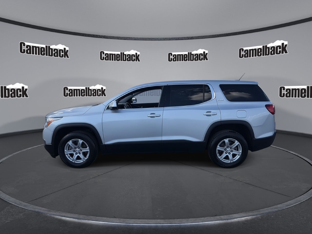 Used 2017 GMC Acadia SLE FWD image 4