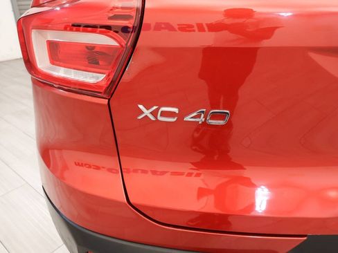 Used 2019 Volvo XC40 T4 Momentum FWD image 33