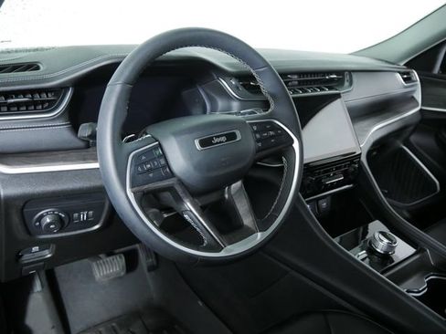 Certified 2024 Jeep Grand Cherokee L Limited AWD/4WD image 22