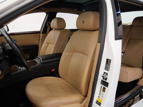Used 2013 Rolls-Royce Ghost image 23