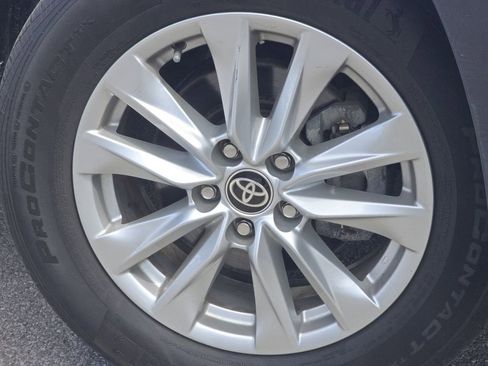 Used 2022 Toyota Corolla Cross LE FWD image 6