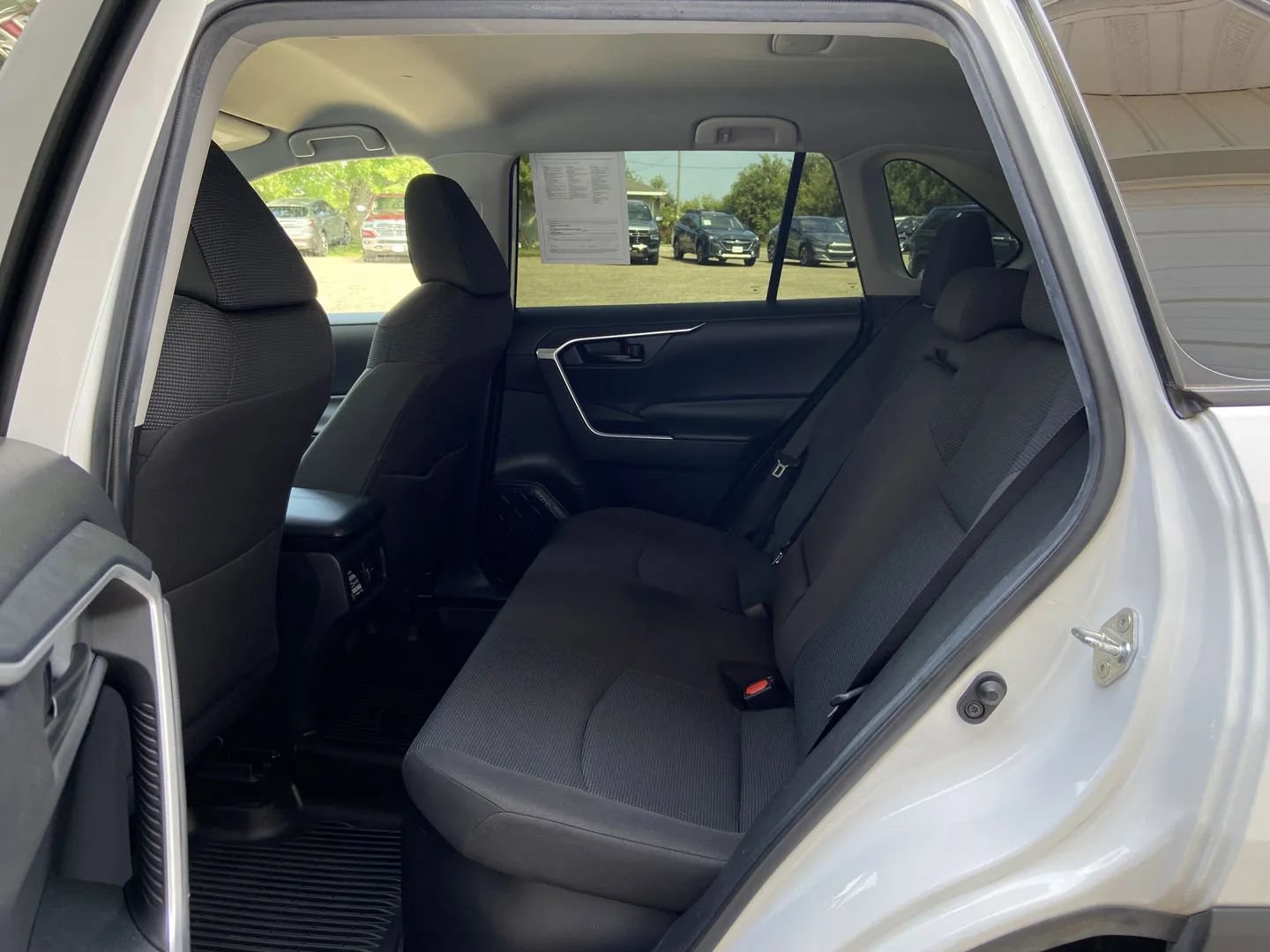 Used 2022 Toyota RAV4 LE AWD/4WD image 21
