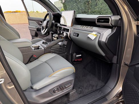Used 2026 Toyota Tacoma Trailhunter AWD/4WD image 45
