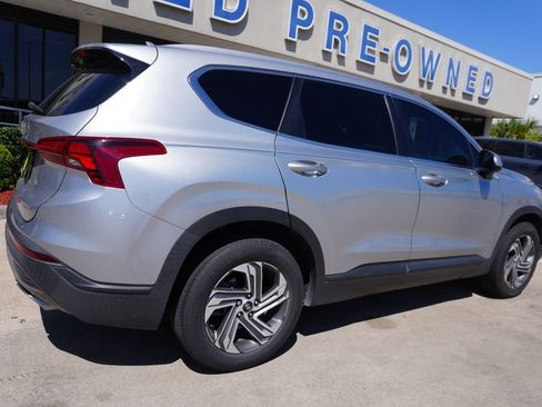 Used 2022 Hyundai Santa Fe SE w/ Cargo Package image 6