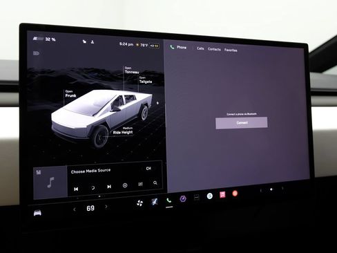 Used 2024 Tesla Cybertruck AWD Crew Cab image 32