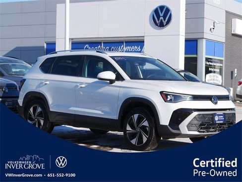Certified 2025 Volkswagen Taos SE w/ Panoramic Sunroof Package image 1
