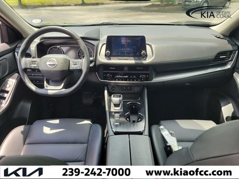 Used 2025 Nissan Rogue SV w/ SV Premium Package FWD image 15