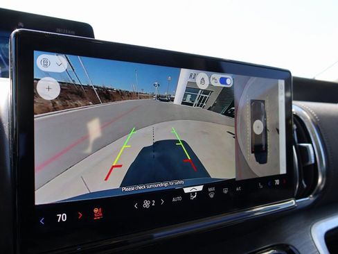 Certified 2025 Ford Expedition Platinum image 37