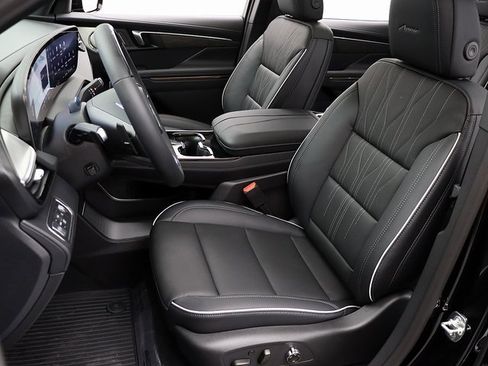 New 2026 Buick Enclave Avenir w/ Super Cruise Package image 9