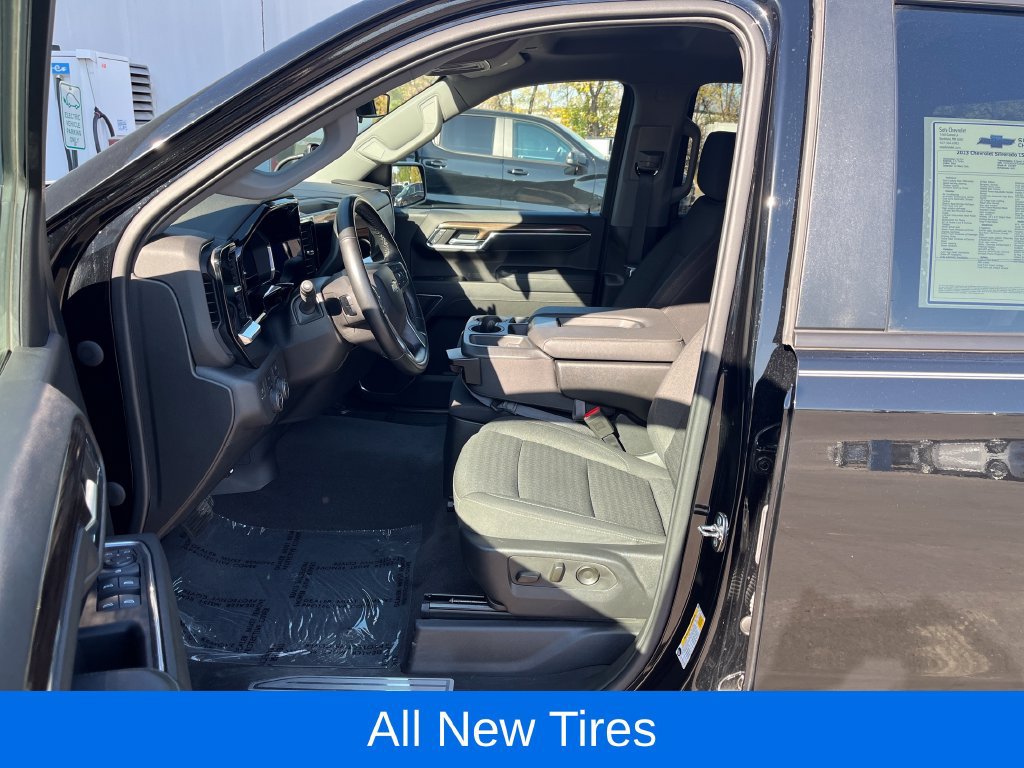 Used 2023 Chevrolet Silverado 1500 LT AWD/4WD image 11