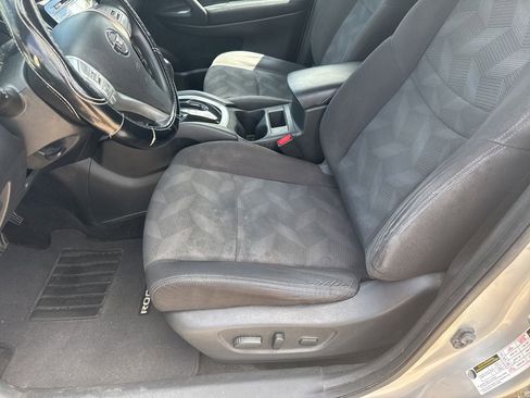 Used 2016 Nissan Rogue SV FWD image 5