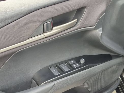 Used 2025 Toyota Camry Hybrid FWD image 13
