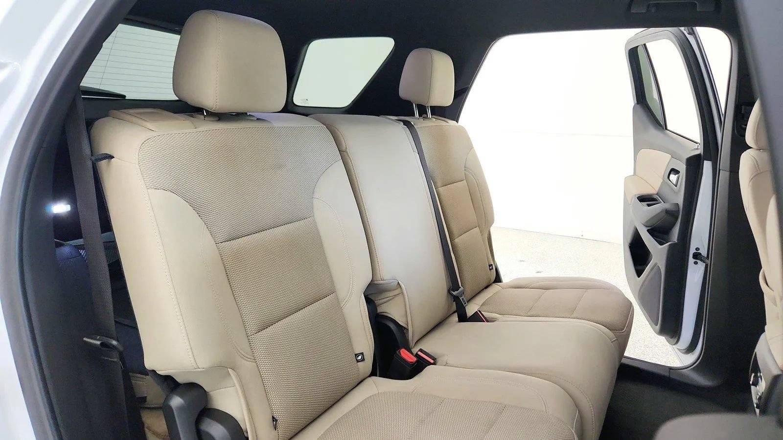 Used 2023 Chevrolet Traverse LS w/ Safety Package AWD/4WD image 38