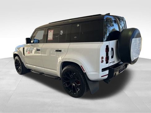 Used 2020 Land Rover Defender 110 SE image 4