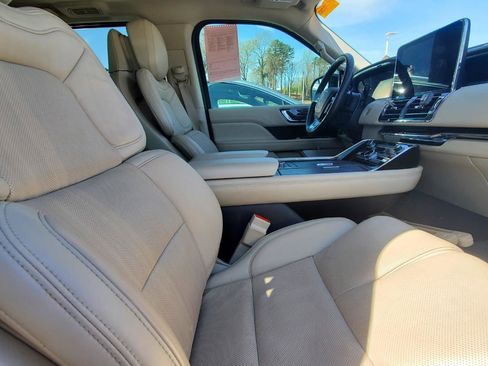 Used 2020 Lincoln Navigator Reserve w/ Luxury Package image 4