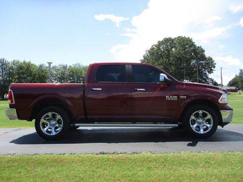 Used 2016 RAM 1500 Laramie AWD/4WD image 1